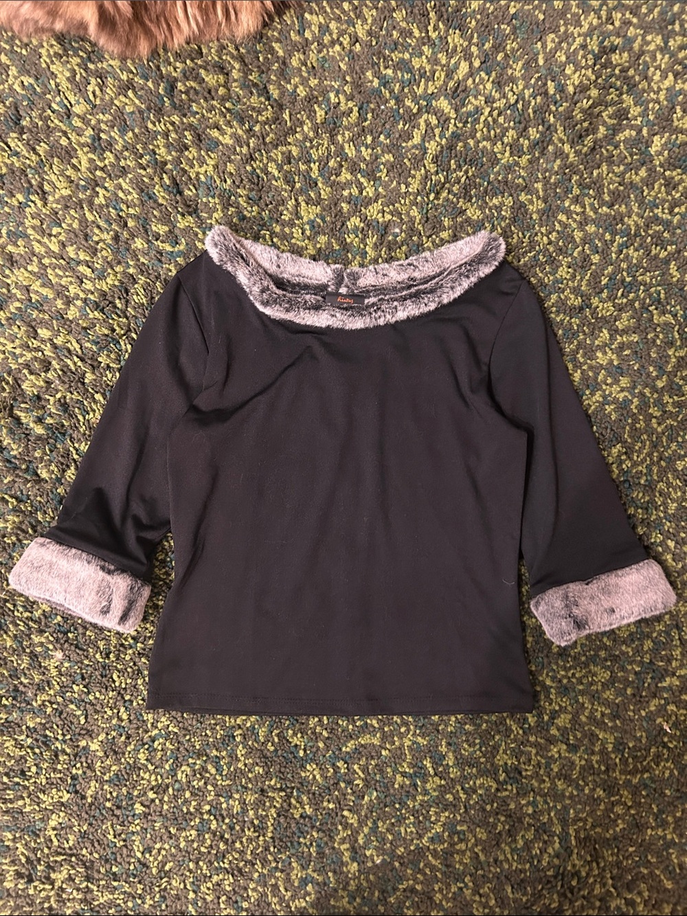 y2k Hiatus Fur Trim Half Sleeve Top